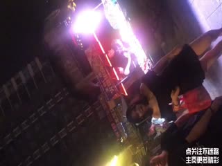 厕所男扮女装偷拍45位美女嘘嘘